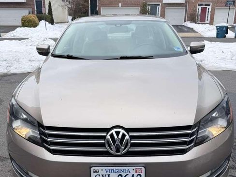 Used 2015 Volkswagen Passat 1.8T S image 2