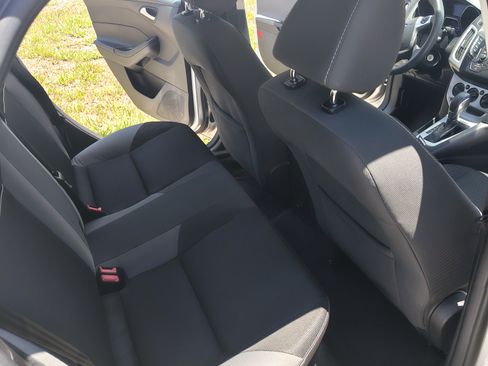 Used 2014 Ford Focus SE FWD image 30