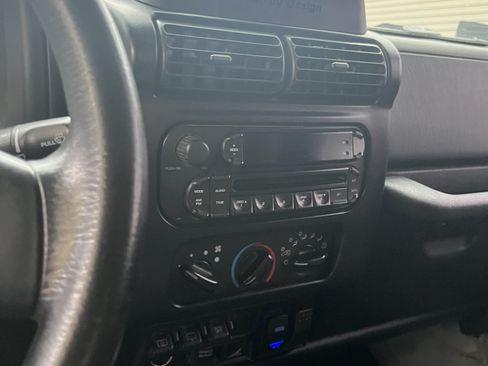 Used 2005 Jeep Wrangler SE image 11