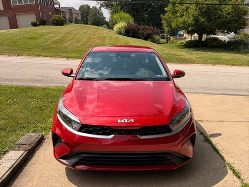 Used 2024 Kia Forte LXS w/ LXS Technology Package FWD image 2