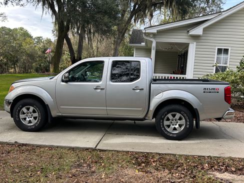 Used 2005 Nissan Frontier NISMO w/ (J01) Sunroof Pkg image 1