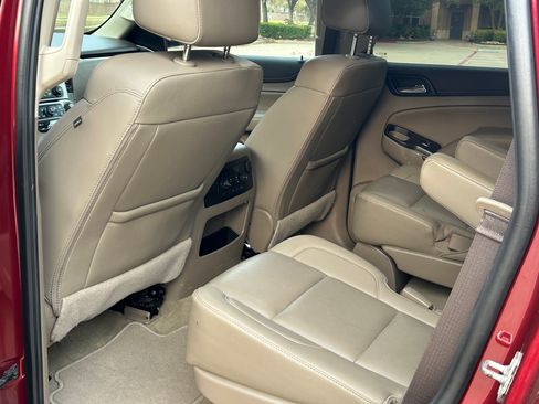 Used 2018 GMC Yukon SLT w/ Open Road Package image 12