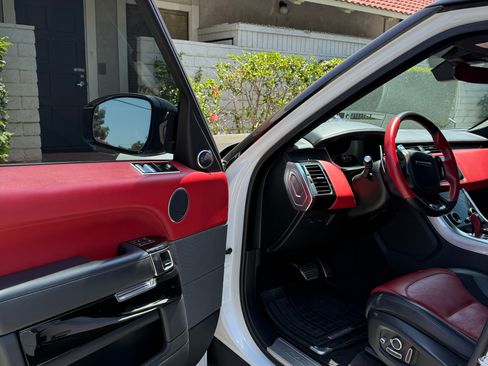 Used 2019 Land Rover Range Rover Sport SVR AWD/4WD image 6