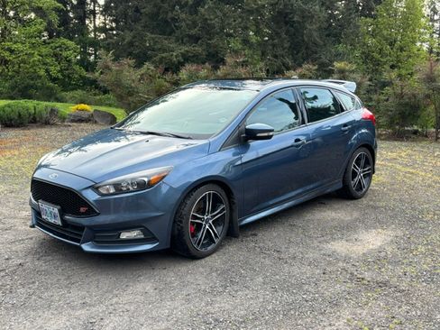 Used 2018 Ford Focus ST w/ Equipment Group 402A image 1