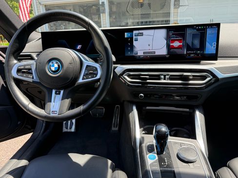 Used 2022 BMW i4 eDrive40 w/ M Sport Package RWD image 6