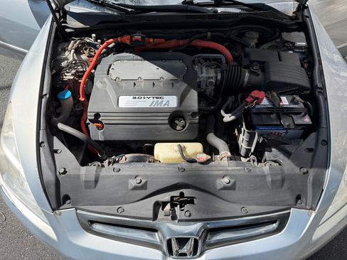 Used 2005 Honda Accord Hybrid Sedan 4D image 14