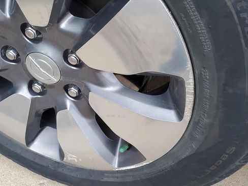 Used 2018 Chrysler Pacifica Limited w/ Advanced Safetytec Group image 29