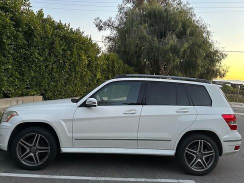 Used 2010 Mercedes-Benz GLK 350 4MATIC image 5