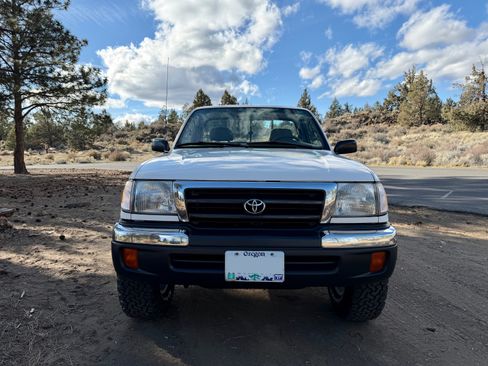 Used 1999 Toyota Tacoma 4x4 Regular Cab image 2
