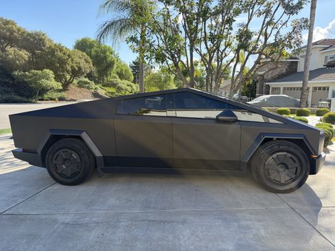 Used 2024 Tesla Cybertruck Cyberbeast image 4