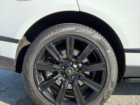 Used 2018 Land Rover Range Rover HSE image 13