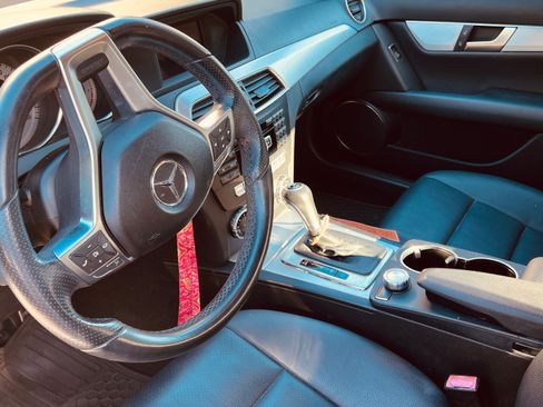 Used 2013 Mercedes-Benz C 250 Sedan image 13
