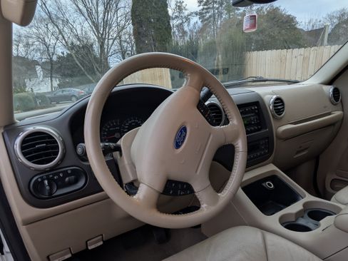 Used 2003 Ford Expedition Eddie Bauer image 12