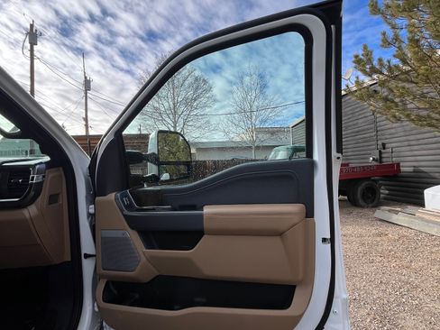 Used 2024 Ford F350 Lariat w/ Chrome Package image 9