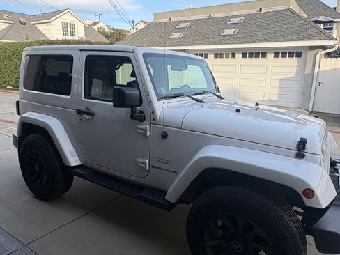 Used 2012 Jeep Wrangler Sahara w/ Connectivity Group image 5