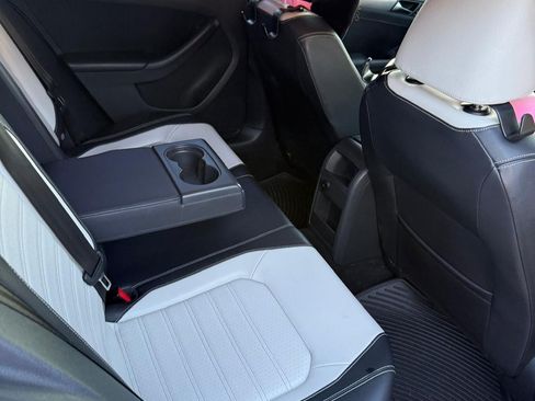 Used 2016 Volkswagen Jetta Sport image 5