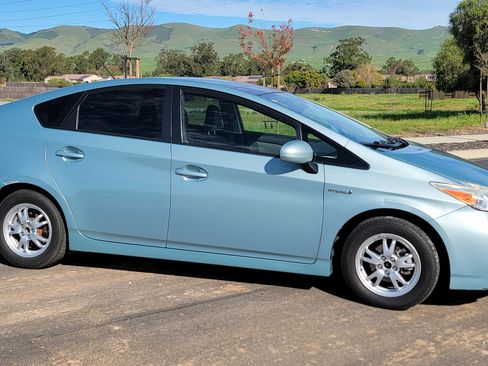 Used 2012 Toyota Prius Three image 4