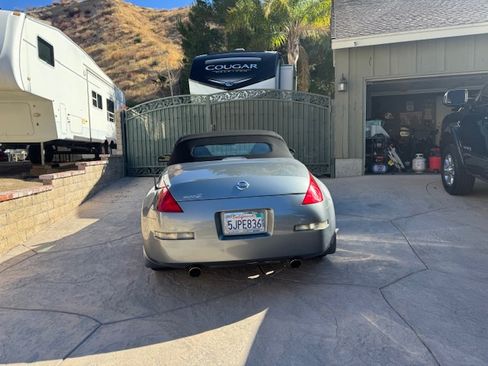 Used 2004 Nissan 350Z Touring RWD image 1