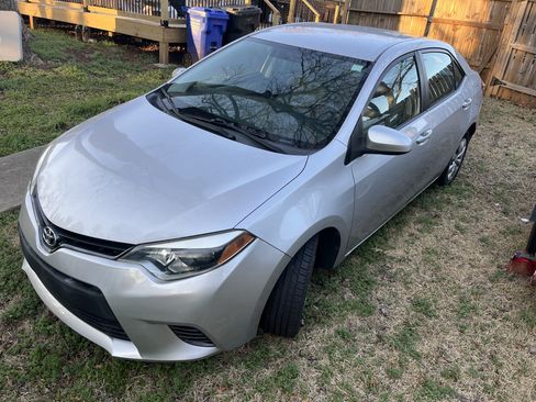 Used 2015 Toyota Corolla LE image 4