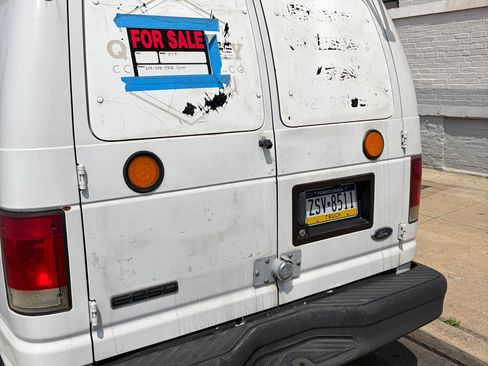 Used 2006 Ford E-250 and Econoline 250 RWD image 9