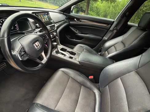 Used 2018 Honda Accord Sport image 6