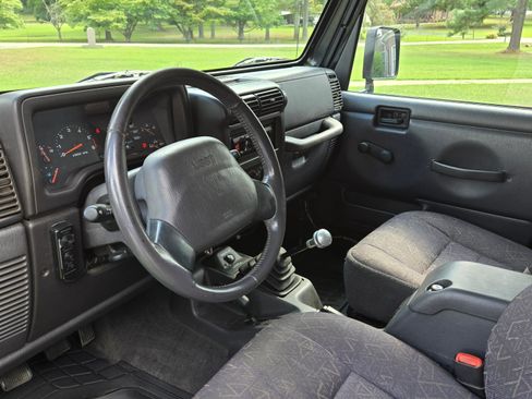 Used 2001 Jeep Wrangler Sport image 6