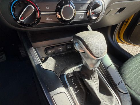 Used 2020 Kia Soul S FWD image 9