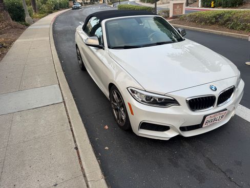 Used 2015 BMW M235i Convertible RWD image 25