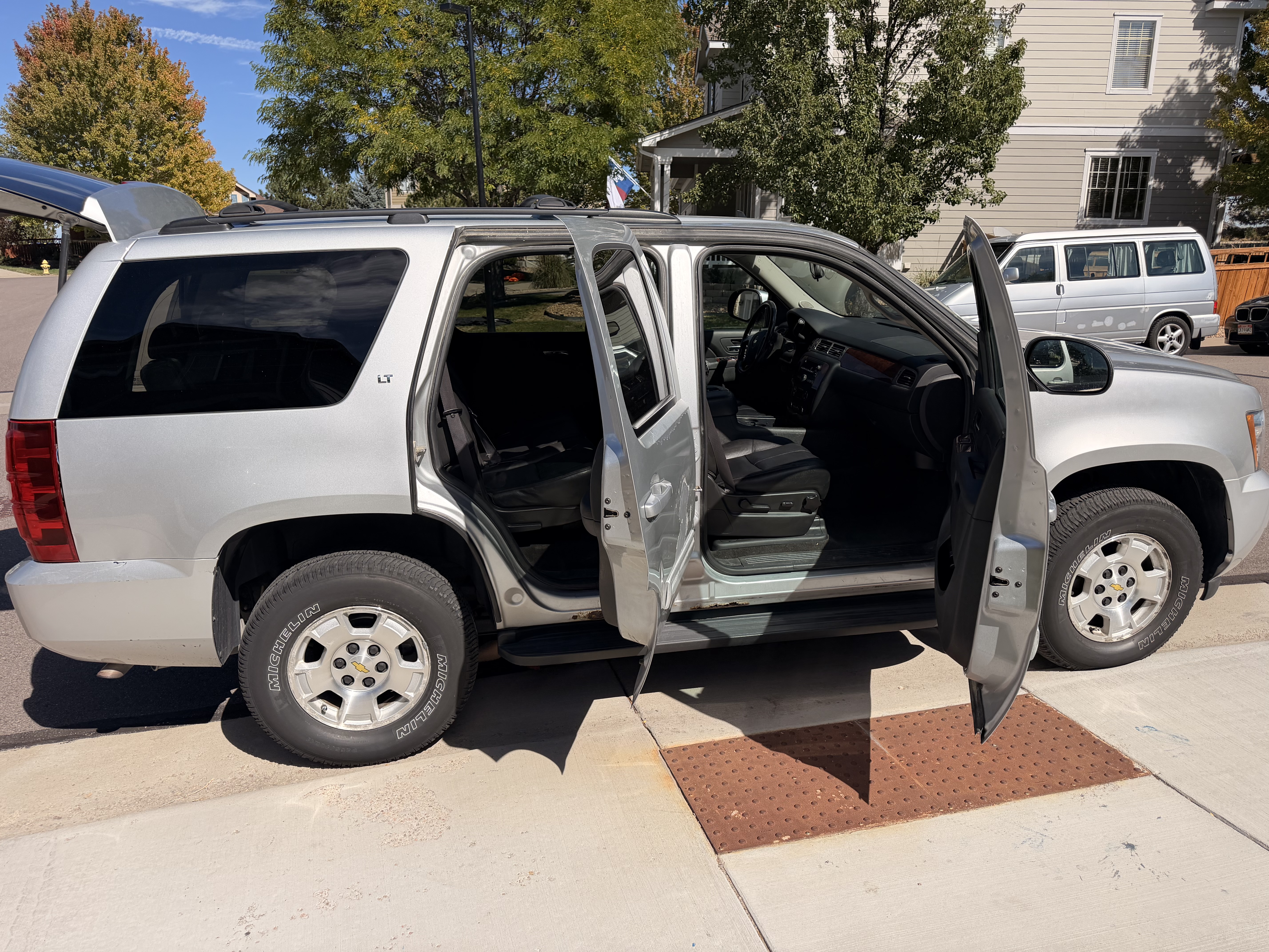 Used 2013 Chevrolet Tahoe LT AWD/4WD image 4