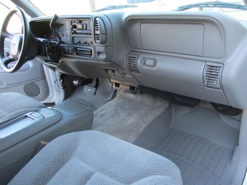 Used 1999 Chevrolet Suburban 2500 w/ Preferred Equipment Group 2 image 4