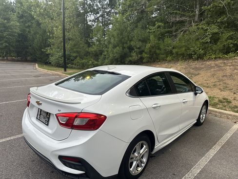 Used 2016 Chevrolet Cruze LT w/ Sun And Sound Package FWD image 8