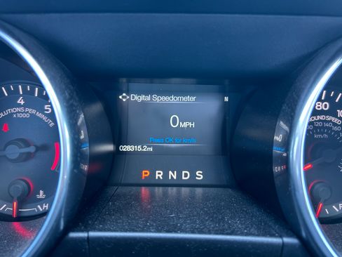 Used 2022 Ford Mustang Coupe image 1