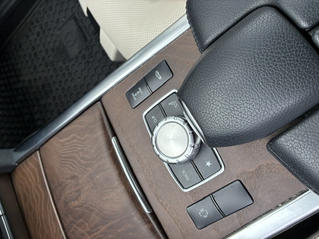 Used 2014 Mercedes-Benz E 550 4MATIC Sedan image 10