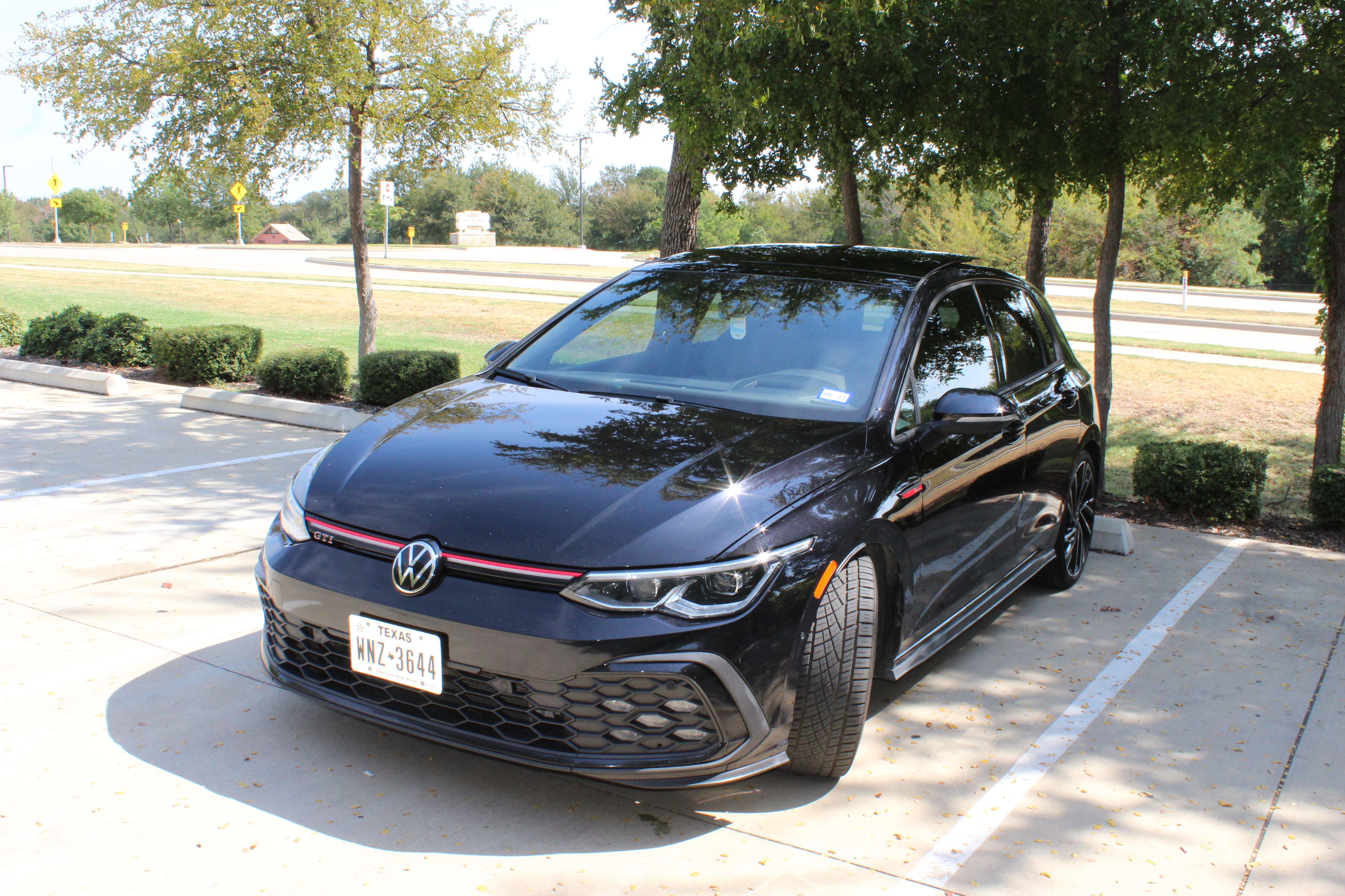 Used 2022 Volkswagen GTI Autobahn FWD image 11