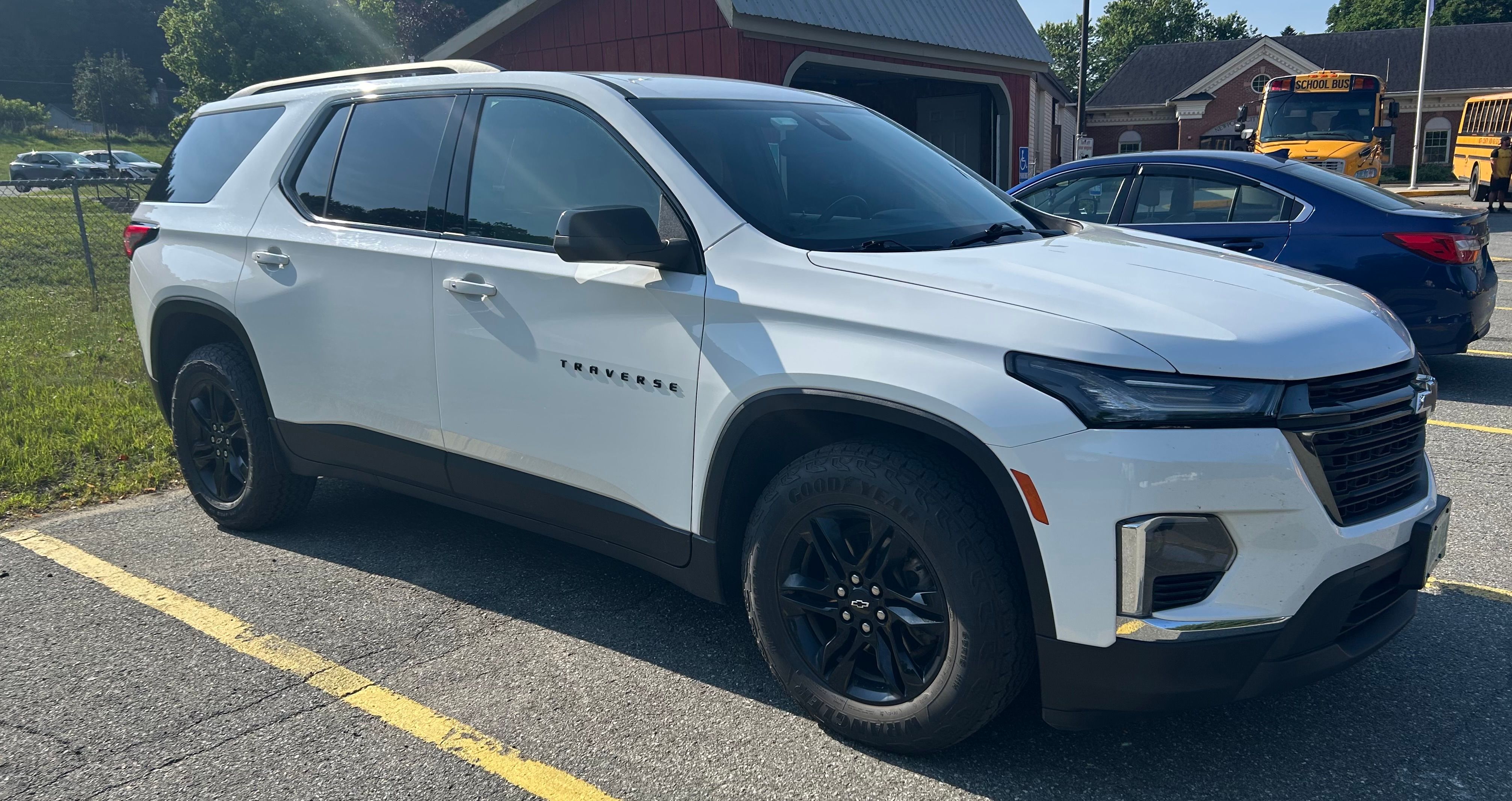 Used 2022 Chevrolet Traverse LS w/ Midnight/Sport Edition AWD/4WD image 2
