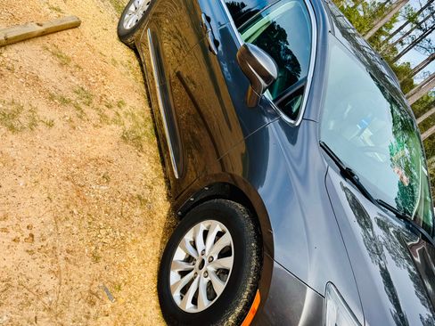 Used 2017 Chrysler Pacifica Touring-L image 4