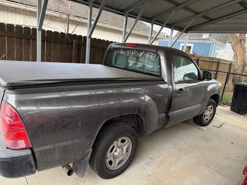 Used 2013 Toyota Tacoma 2WD Regular Cab image 3