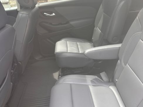 Used 2018 Chevrolet Traverse LT FWD image 8