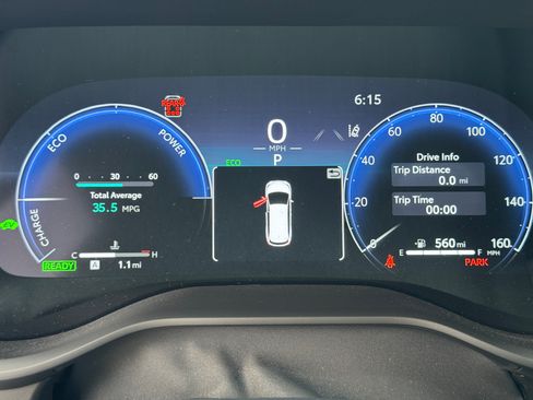 Used 2025 Toyota Sienna Platinum AWD/4WD image 9