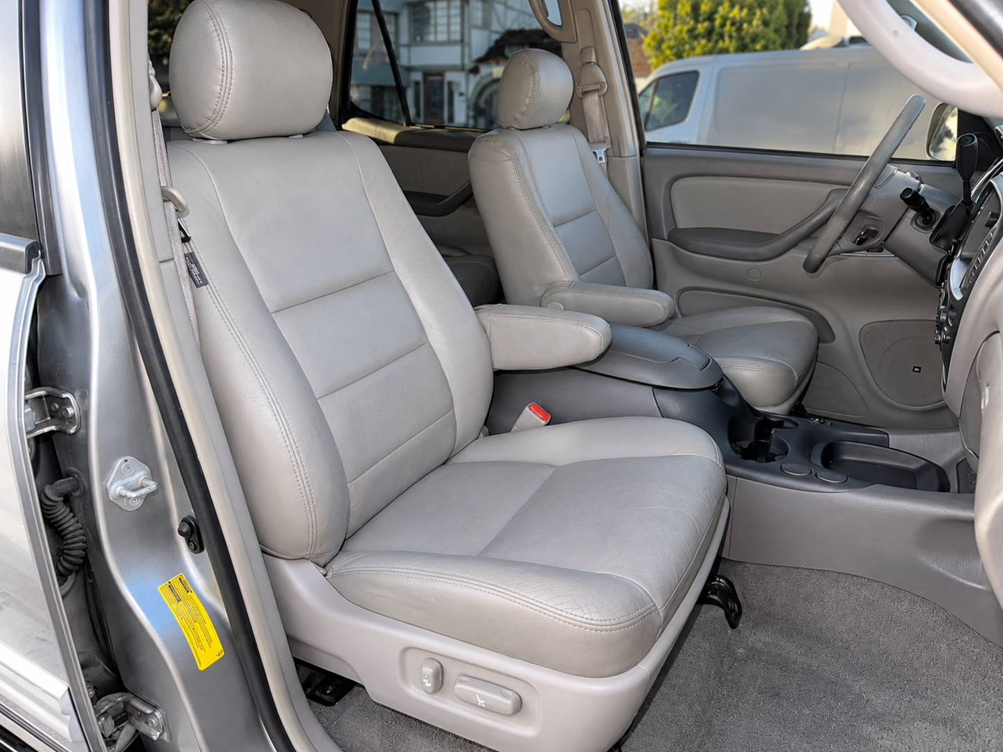 Used 2007 Toyota Sequoia SR5 w/ Towing Pkg RWD image 12