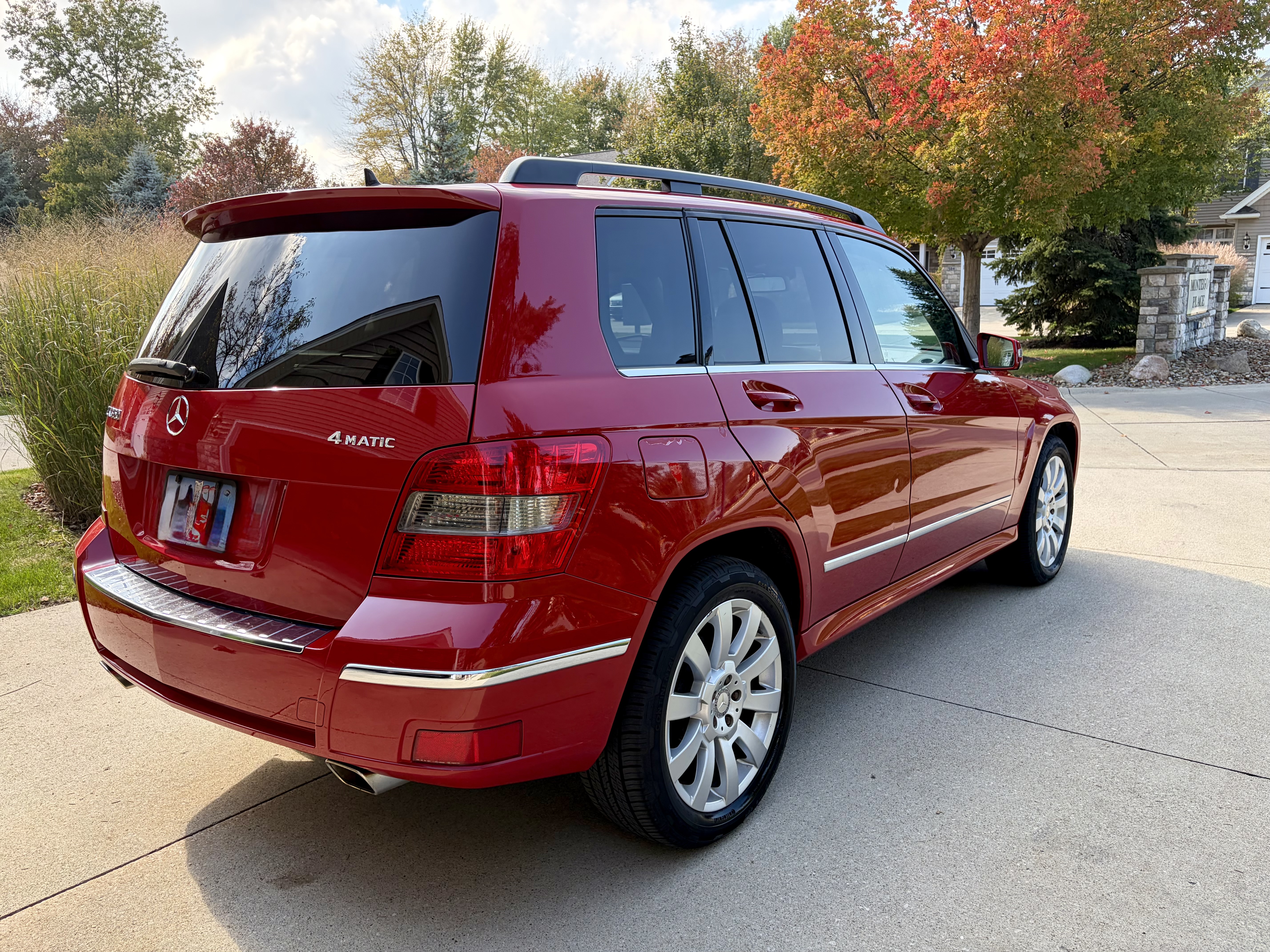 Used 2011 Mercedes-Benz GLK 350 4MATIC image 9