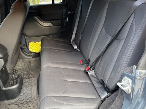 Used 2017 Jeep Wrangler Unlimited Sport image 16