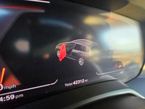 Used 2020 BMW X7 xDrive40i w/ M Sport Package image 2