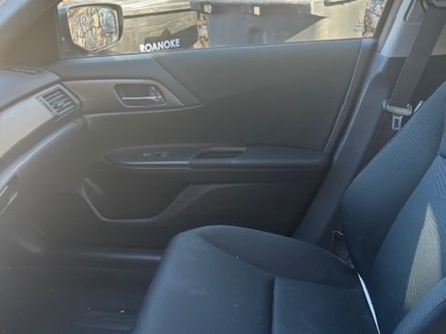 Used 2015 Honda Accord LX image 12