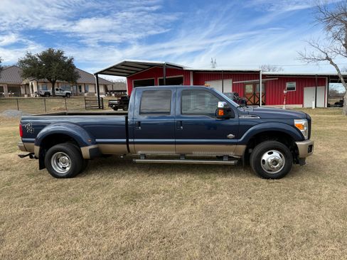 Used 2014 Ford F350 King Ranch w/ King Ranch w/Chrome Package image 4
