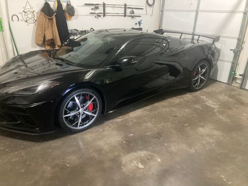 Used 2021 Chevrolet Corvette Stingray Premium Cpe w/ Z51 Performance Package RWD image 4