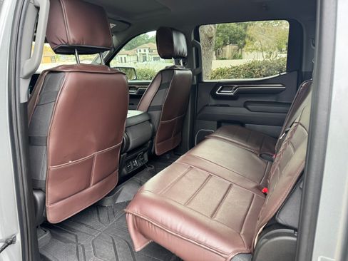 Used 2023 Chevrolet Silverado 1500 LT w/ Protection Package image 12