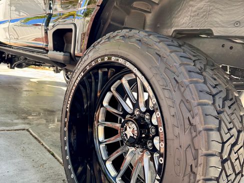 Used 2024 Ford F250 Lariat w/ Black Appearance Package image 14