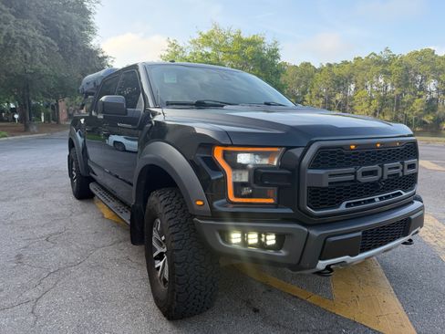 Used 2018 Ford F150 Raptor w/ Equipment Group 802A Luxury image 12