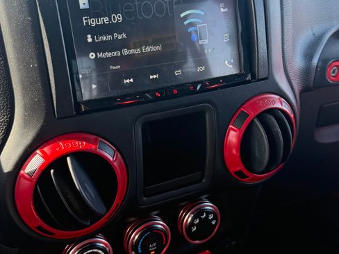 Used 2014 Jeep Wrangler Sport image 8